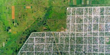 US Cities Leading the Charge: Climate Goals & Best Practices - Cover Image